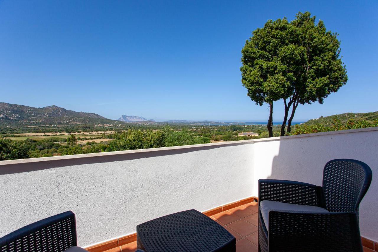 La Casa In Collina - Affittacamere Con Vista Mare Lu Lioni Exterior foto